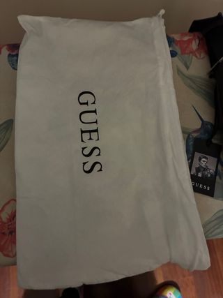 Bolsito Guess Marrón Unisex