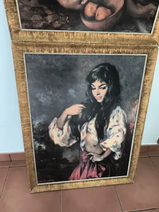 Dos cuadros decorativos