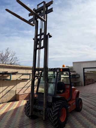 Carretilla elevadora 4x4 Ausa CH250 Kubota
