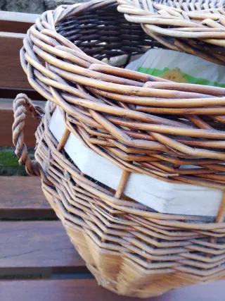 Cesto de mimbre con tapa