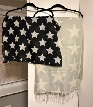2 Chales Estrellas Negro y Gris