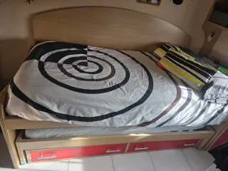 Cama doble en perfecto estado