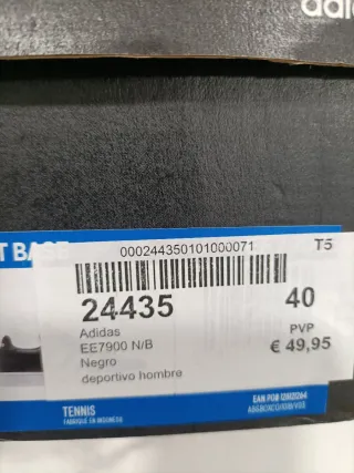 Zapatillas Adidas Negras y Blancas nuevas!