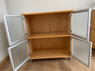 Mueble aparador Ikea Madera y Cristal