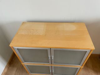 Mueble aparador Ikea Madera y Cristal