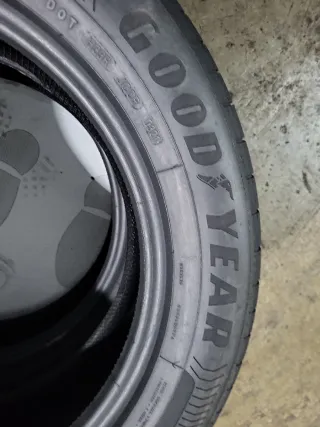 2 Neumáticos  215/55 R17 Goodyear