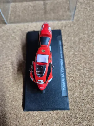 Maqueta Moto Yamaha YZR500 Max Biaggi