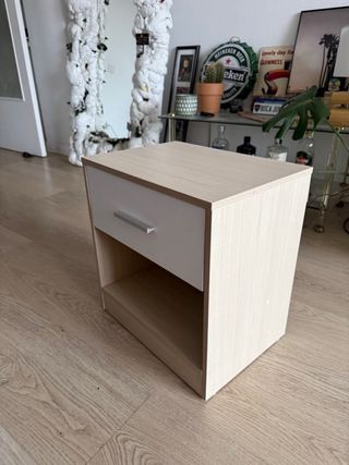 Mesita de noche madera y blanco