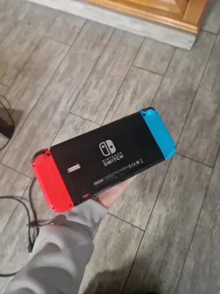 Nintendo Switch + Pokémon Scarlatto e Violetto