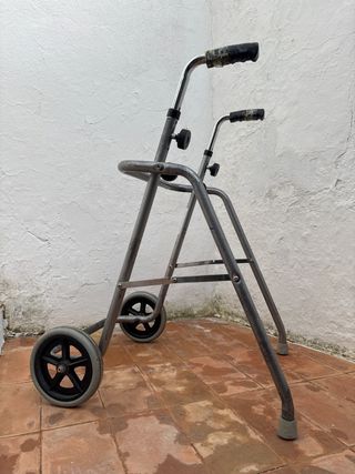 Andador con ruedas
