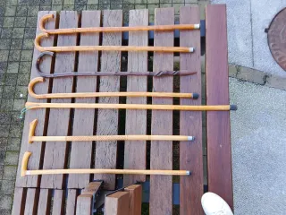 Bastones artesanales de madera 27€cada uno