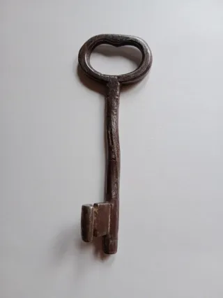 Llave antigua de metal.