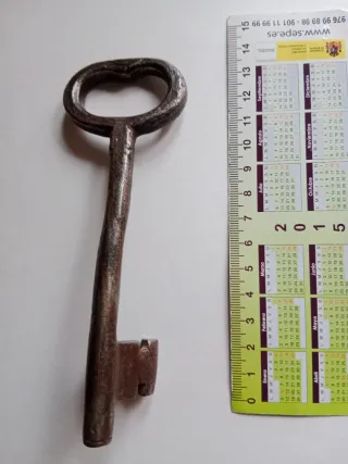 Llave antigua de metal.