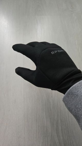 Guantes deportivos negros