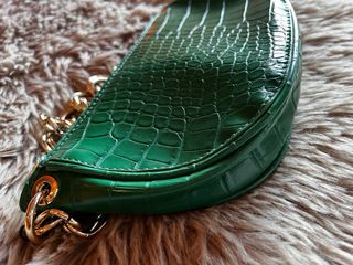 Bolso Zara efecto cocodrilo verde