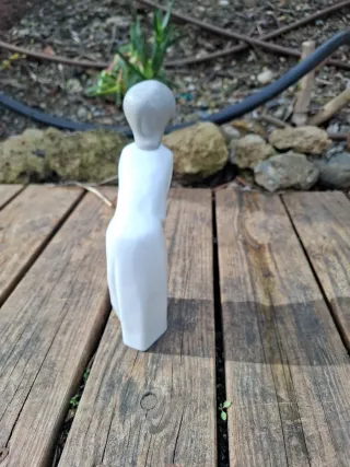 Figura de porcelana niña LLADRÓ