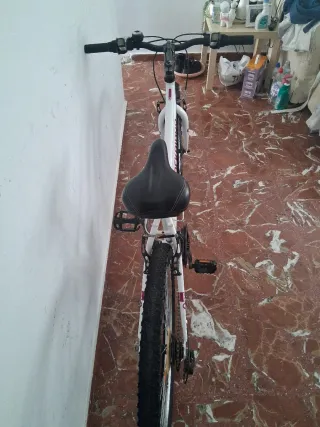 Bicicleta Rockrider Decathlon Blanca