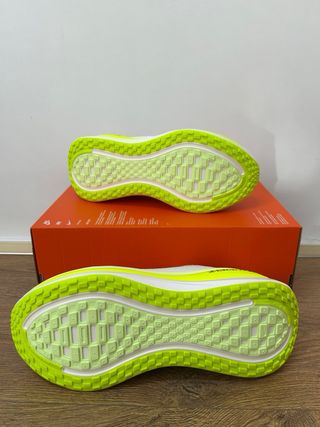 Nike Vomero Plus Talla 43