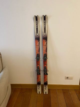 Esquís SKITRAB FREERANDO LIGHT con fijaciones TLT