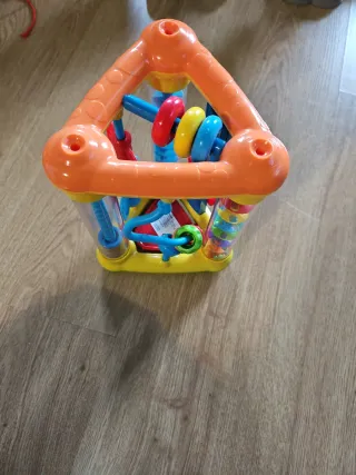 Triángulo de actividades para bebés