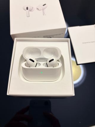AirPods Pro con estuche de carga inalámbrica