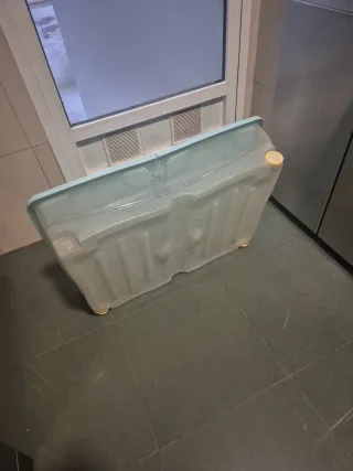 Caja de almacenamiento 100L azul y amarilla