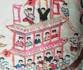 Antico arazzo cinese in seta ricamato a mano