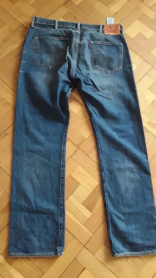 Pantalones vaqueros azules Levi's 501.