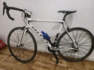 Bicicleta de carretera blanca