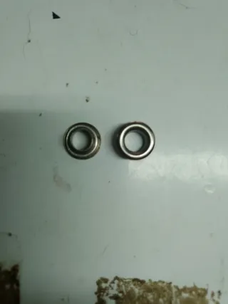 Máquina automática de ojales