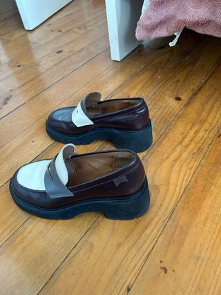 Mocasines Camper Twins Marrones y Blancos