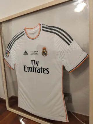 Mueble azul y blanco