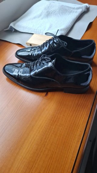 Zapatos de charol negros para hombre
