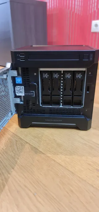 Servidor HP MicroServer Gen8 16GB ECC Xeon 1265lv2