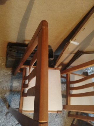 4 Sedie da Pranzo Ergonomiche in Legno (30€ per 4)