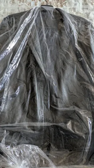 Chaqueta de cuero negra