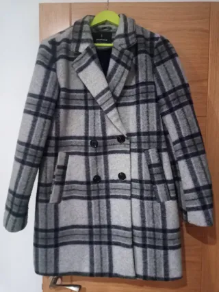 Abrigo Stradivarius oversize S