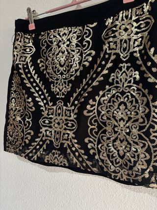 Falda Stradivarius lentejuelas doradas