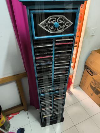 Mueble Porta CDs Madera y Plástico