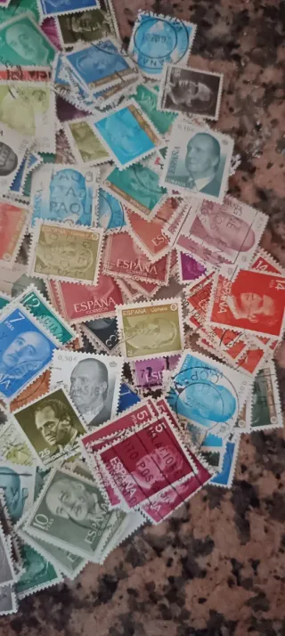 700 Sellos España Franco y Rey