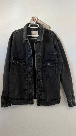 Cazadora vaquera Pull&Bear gris hombre