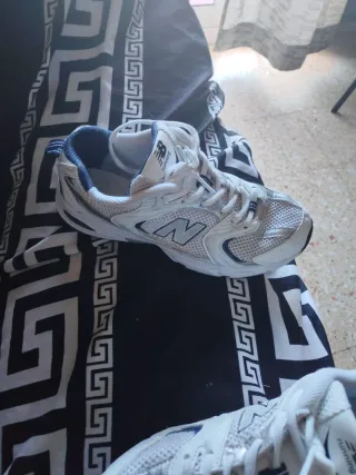 Zapatillas New Balance Blancas y Azules