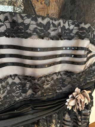Vestido fiesta negro y beige encaje