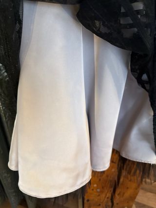 Vestido fiesta negro y beige encaje