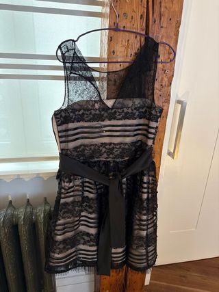 Vestido fiesta negro y beige encaje