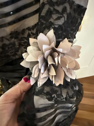 Vestido fiesta negro y beige encaje