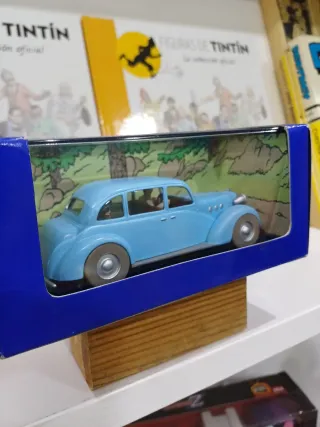Coche de Castafiore con Tintín y Milu escala 1/43