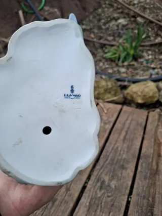 Figura de porcelana mujer y ciervo LLADRÓ