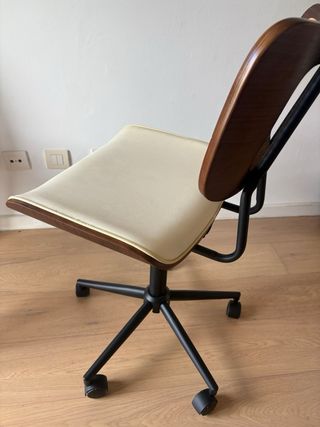 Silla de escritorio moderna madera y ratán