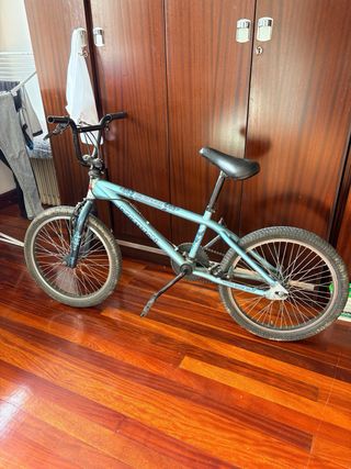 Bicicleta BMX infantil azul